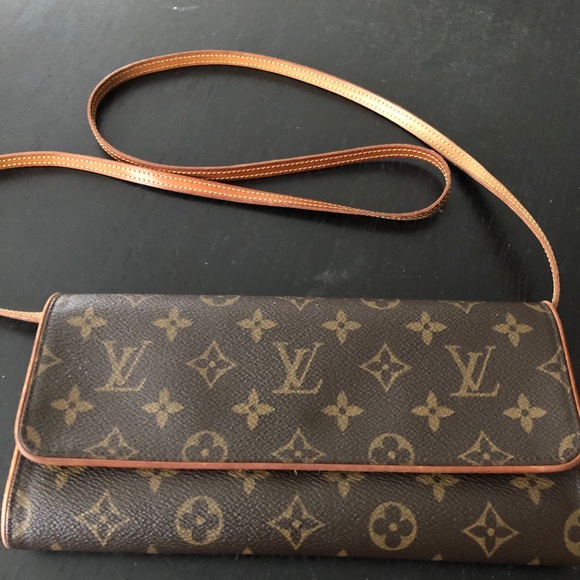 Louis Vuitton Handbags - Louis Vuitton monogram twin pochette GM